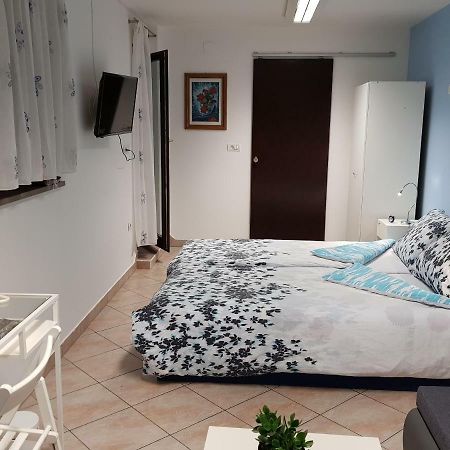 L&M Room Пула Екстер'єр фото